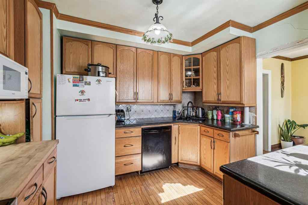 MLS® A2264510 - 663 10 Avenue S in NONE Carstairs, Residential