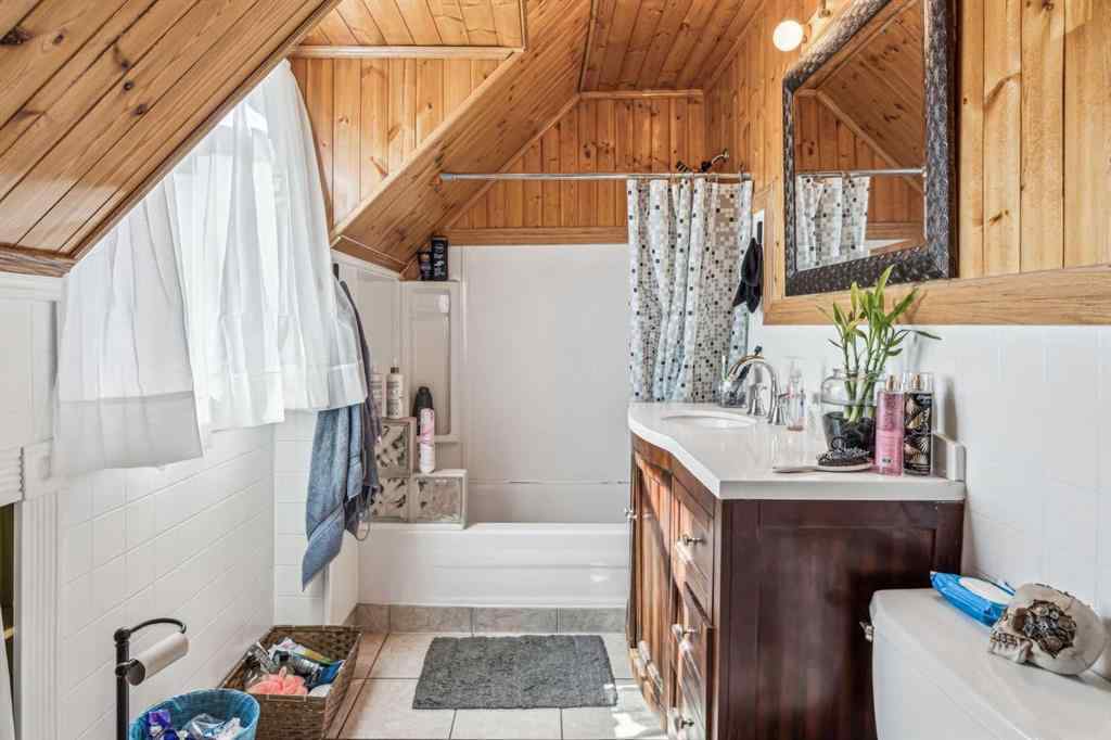 MLS® A2264510 - 663 10 Avenue S in NONE Carstairs, Residential