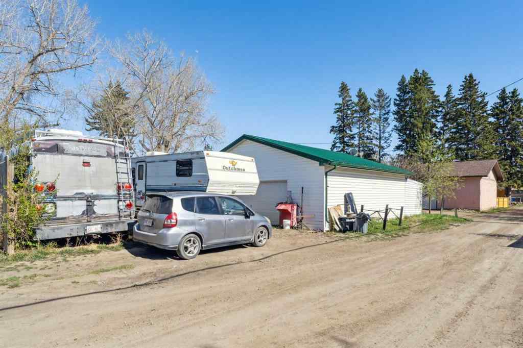 MLS® A2264510 - 663 10 Avenue S in NONE Carstairs, Residential