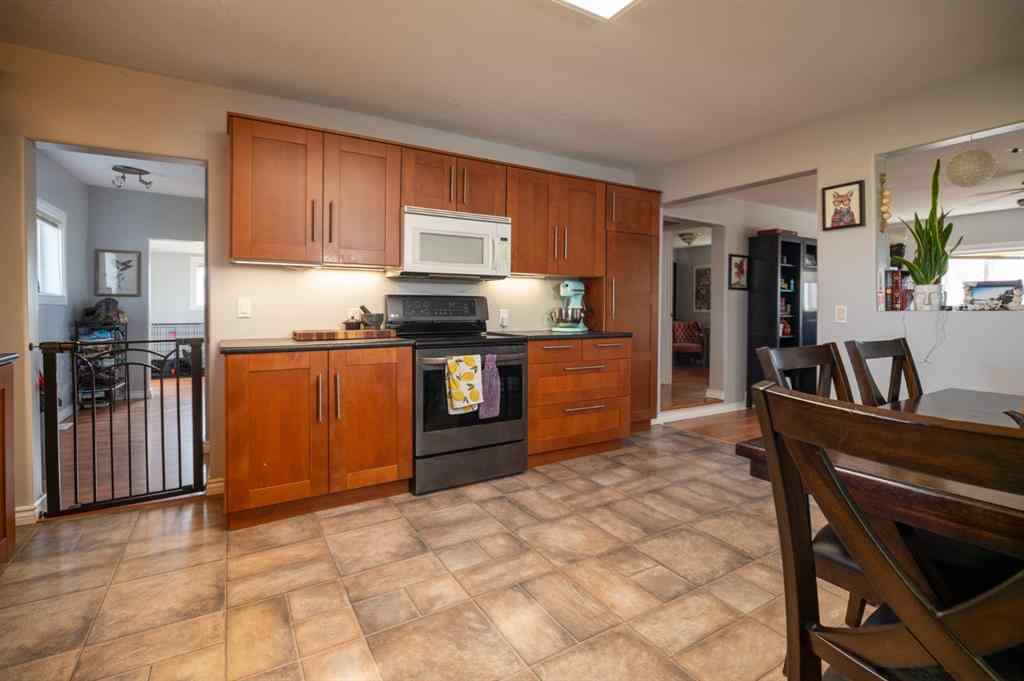 MLS® A2264511 - 5204 51 Avenue   in Colinton Colinton, Residential