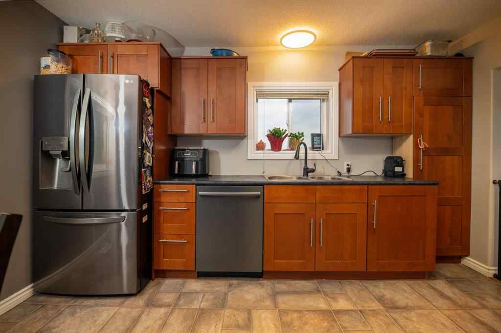 MLS® A2264511 - 5204 51 Avenue   in Colinton Colinton, Residential