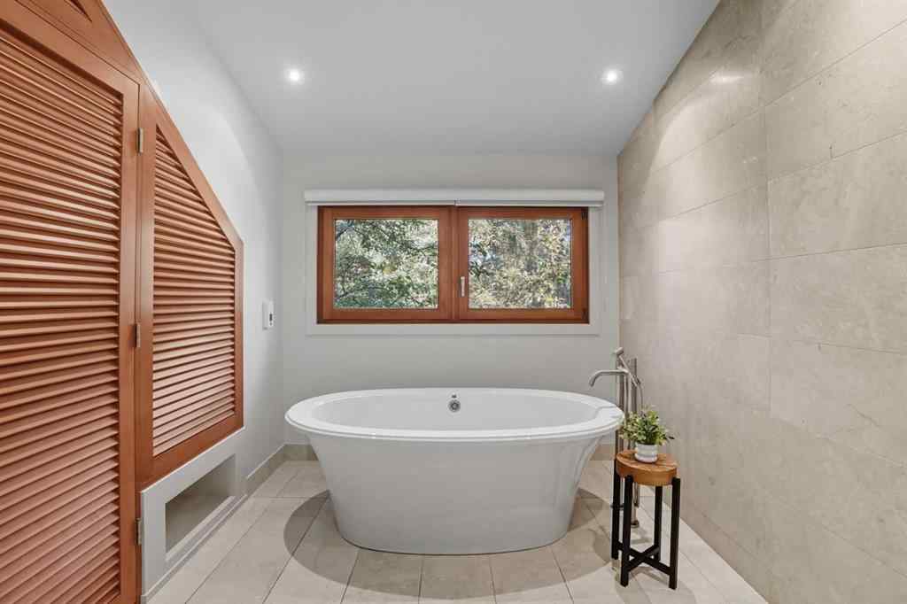 MLS® A2264516 - 1403 Beverley Place SW in Bel-Aire Calgary, Residential