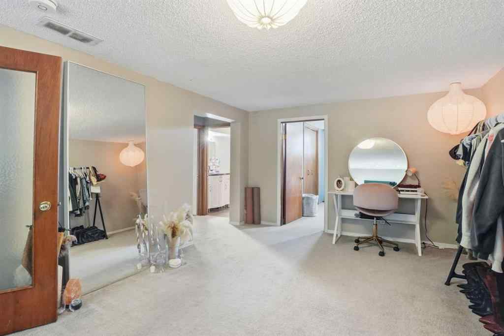 MLS® A2264521 - 3003 25 Street SW in Richmond Calgary, Residential
