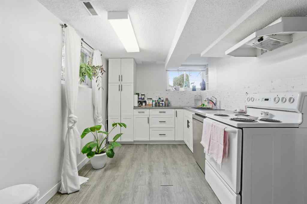 MLS® A2264521 - 3003 25 Street SW in Richmond Calgary, Residential