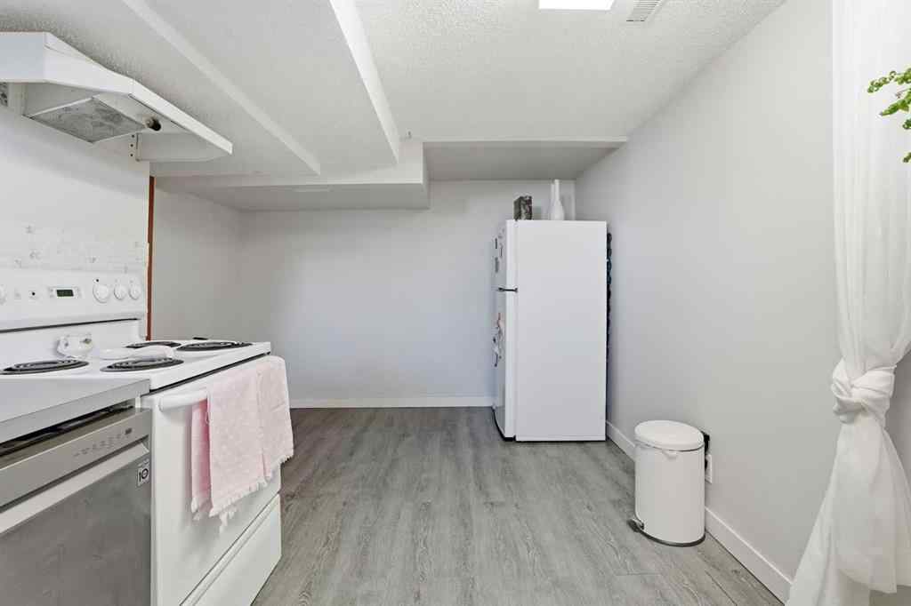 MLS® A2264521 - 3003 25 Street SW in Richmond Calgary, Residential