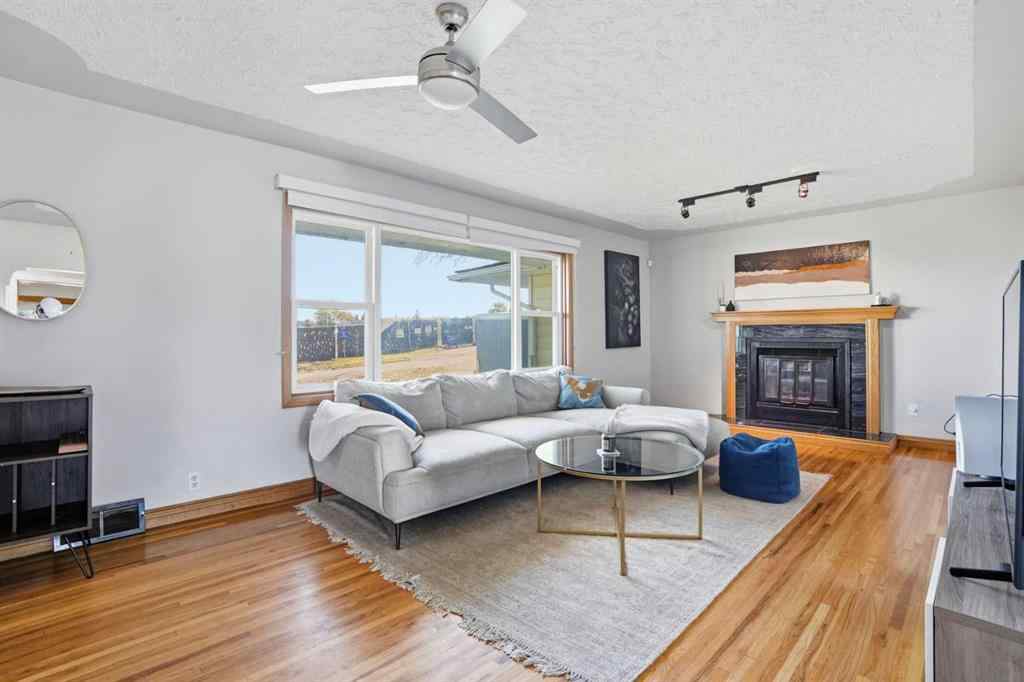 MLS® A2264521 - 3003 25 Street SW in Richmond Calgary, Residential