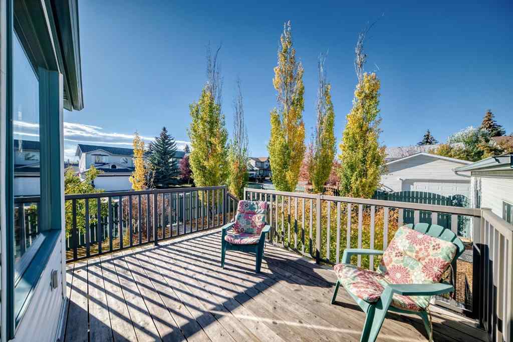 MLS® A2264522 - 152 Quigley Drive  in West Terrace Cochrane, Residential