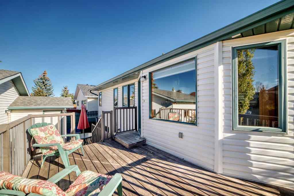 MLS® A2264522 - 152 Quigley Drive  in West Terrace Cochrane, Residential