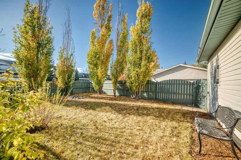 MLS® A2264522 - 152 Quigley Drive  in West Terrace Cochrane, Residential