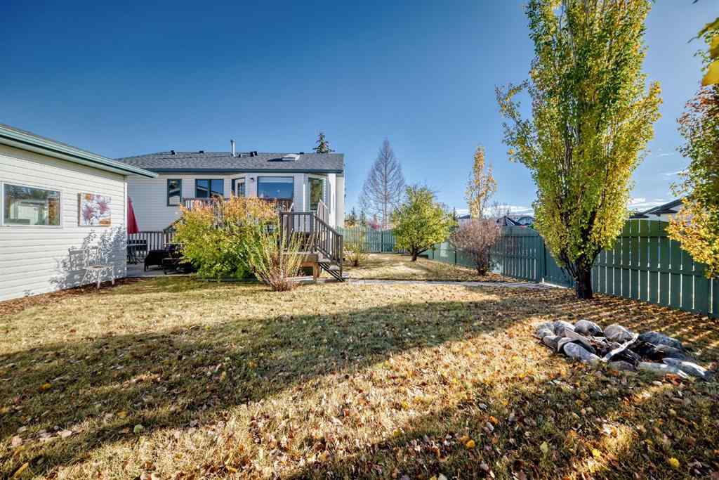 MLS® A2264522 - 152 Quigley Drive  in West Terrace Cochrane, Residential