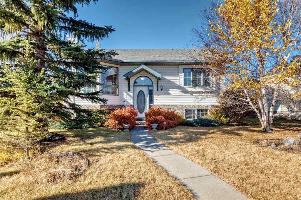 MLS® A2264522 - 152 Quigley Drive  in West Terrace Cochrane, Residential