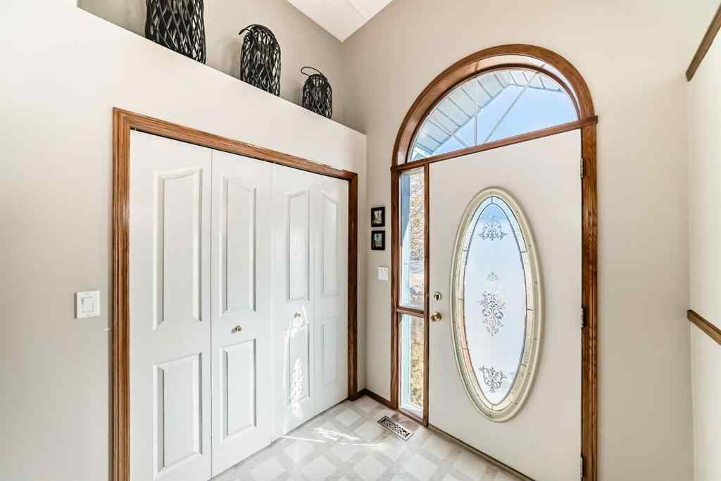 MLS® A2264522 - 152 Quigley Drive  in West Terrace Cochrane, Residential