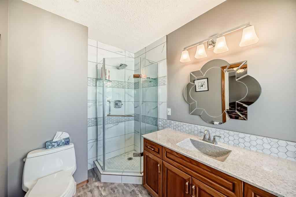 MLS® A2264522 - 152 Quigley Drive  in West Terrace Cochrane, Residential