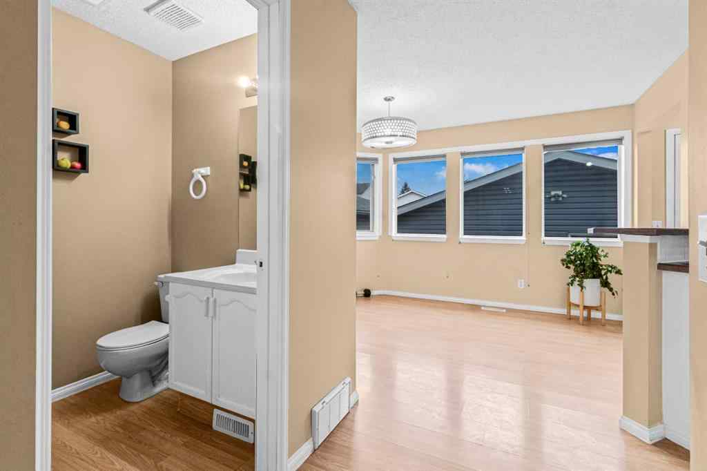 MLS® A2264523 - 265 Fresno Place NE in Monterey Park Calgary, Residential