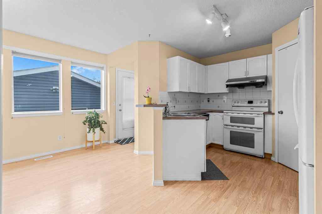 MLS® A2264523 - 265 Fresno Place NE in Monterey Park Calgary, Residential