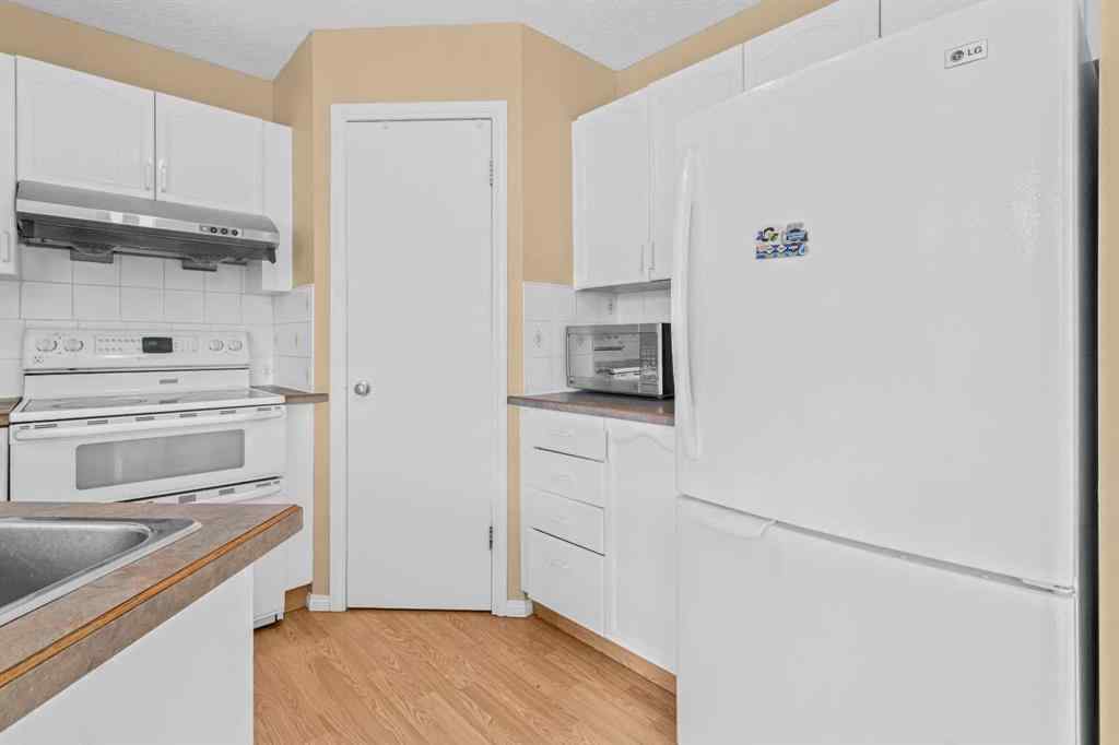 MLS® A2264523 - 265 Fresno Place NE in Monterey Park Calgary, Residential