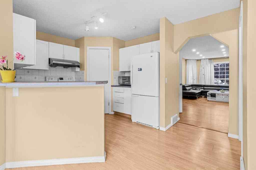 MLS® A2264523 - 265 Fresno Place NE in Monterey Park Calgary, Residential