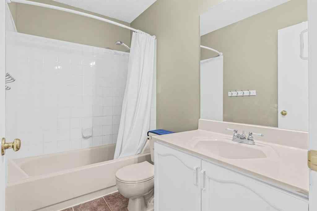 MLS® A2264523 - 265 Fresno Place NE in Monterey Park Calgary, Residential