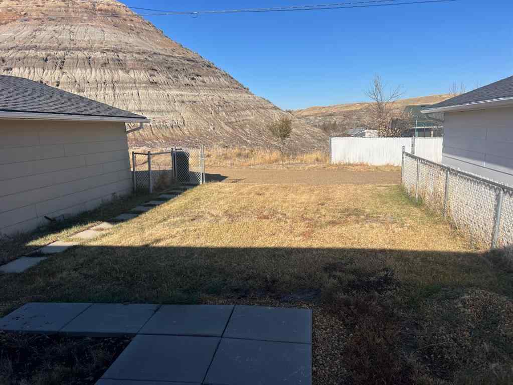 MLS® A2264525 - 48 Hunts Crescent  in Huntington Drumheller, Residential