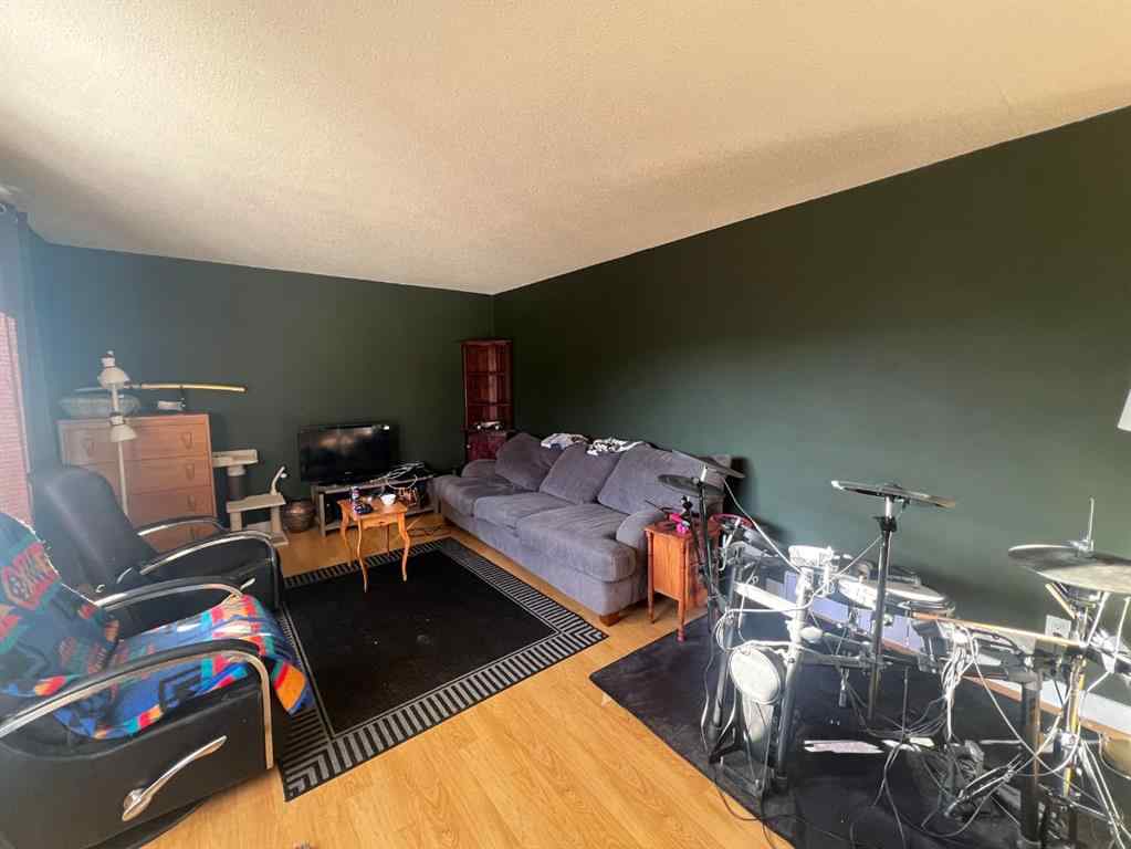 MLS® A2264525 - 48 Hunts Crescent  in Huntington Drumheller, Residential