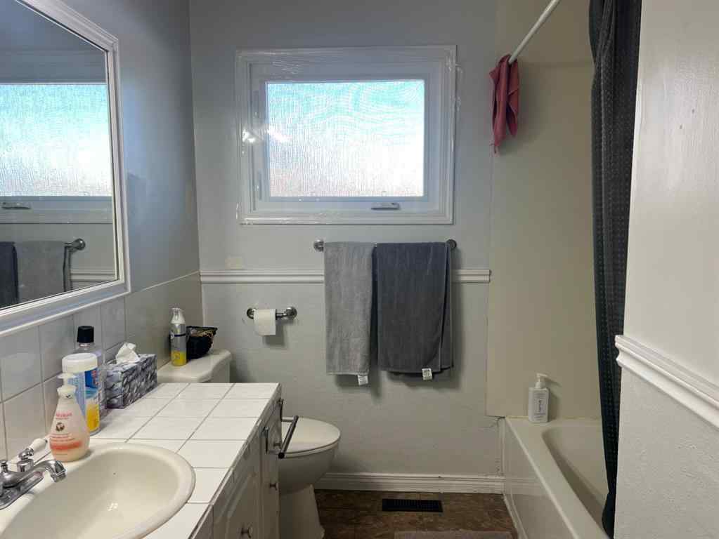 MLS® A2264525 - 48 Hunts Crescent  in Huntington Drumheller, Residential