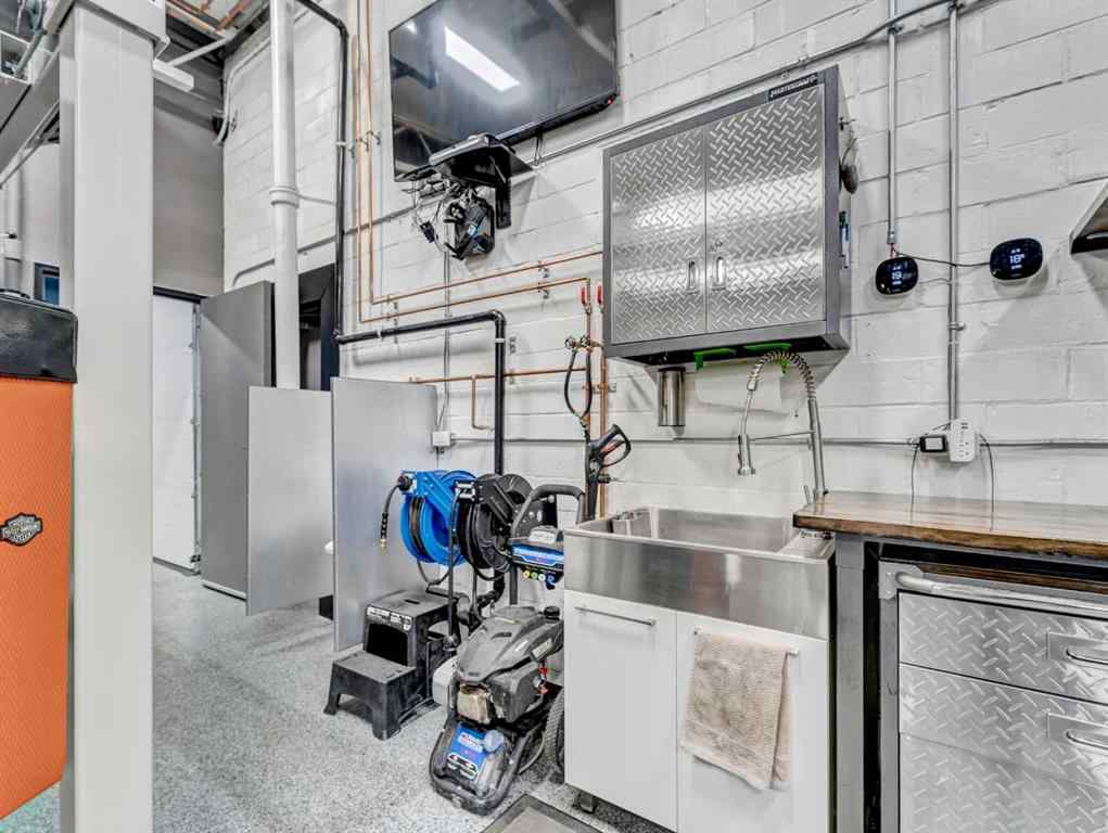 MLS® A2264529 - 133 South Railway Avenue  in NONE Irvine, Commercial