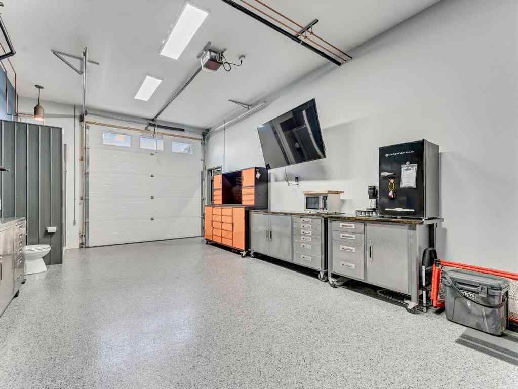 MLS® A2264529 - 133 South Railway Avenue  in NONE Irvine, Commercial