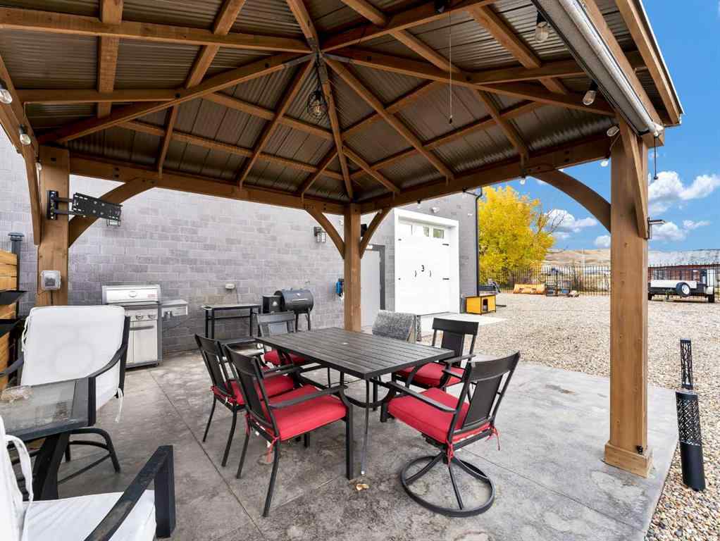 MLS® A2264529 - 133 South Railway Avenue  in NONE Irvine, Commercial