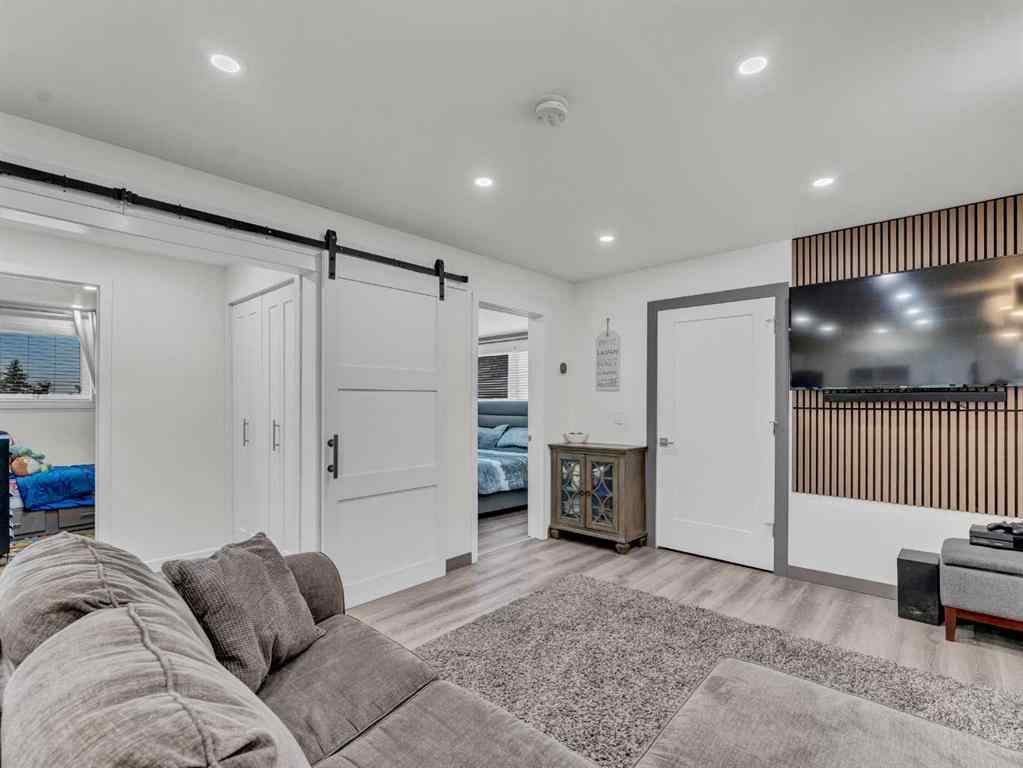 MLS® A2264529 - 133 South Railway Avenue  in NONE Irvine, Commercial