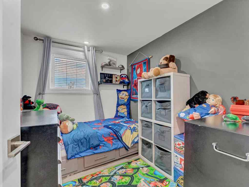 MLS® A2264529 - 133 South Railway Avenue  in NONE Irvine, Commercial