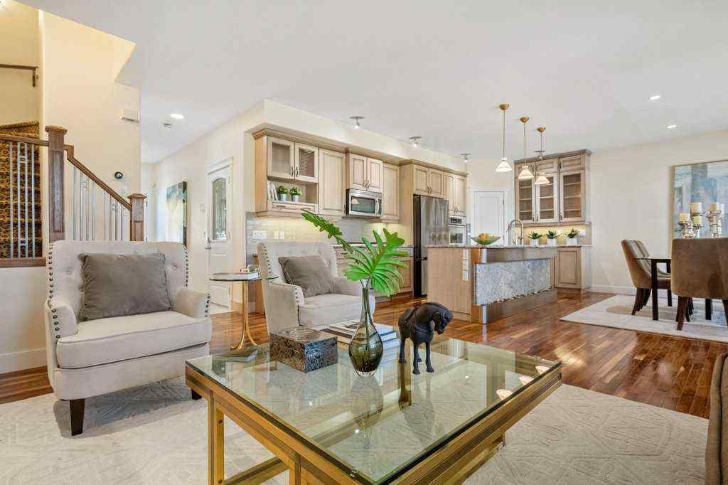 MLS® A2264532 - 24 Ypres Mews SW in Garrison Woods Calgary, Residential