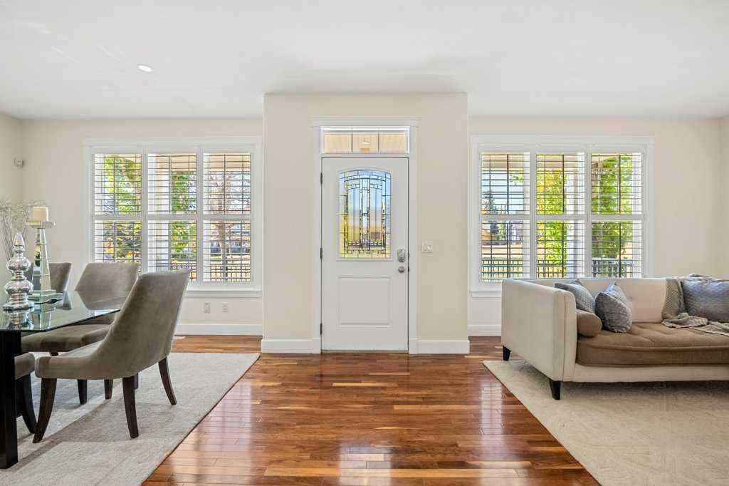 MLS® A2264532 - 24 Ypres Mews SW in Garrison Woods Calgary, Residential