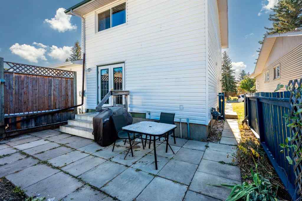 MLS® A2264538 - 508 Queensland Place SE in Queensland Calgary, Residential