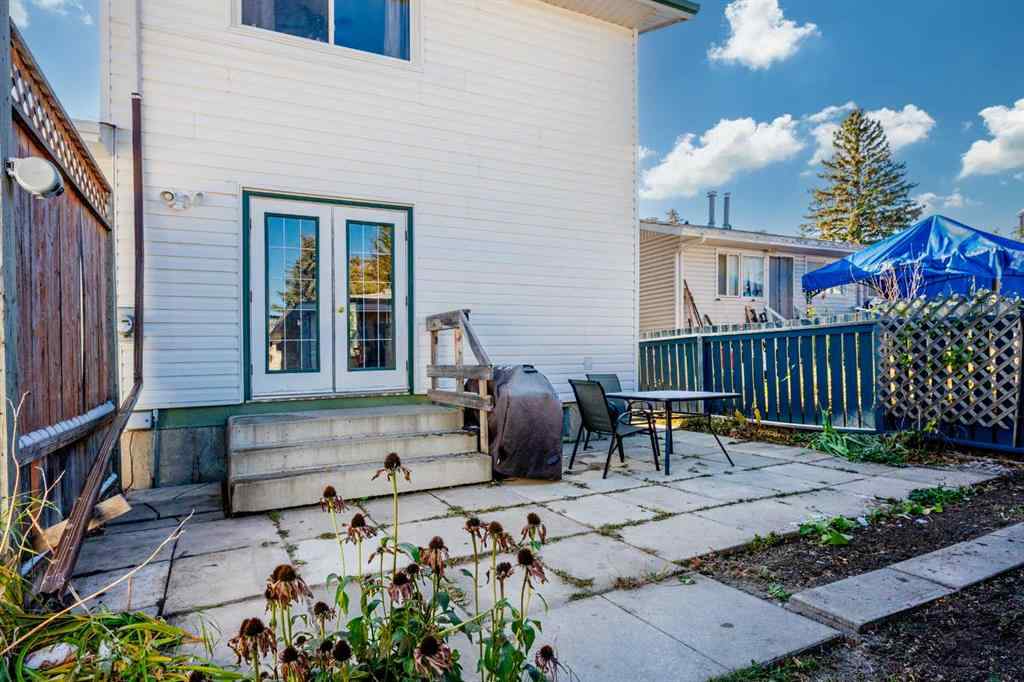 MLS® A2264538 - 508 Queensland Place SE in Queensland Calgary, Residential