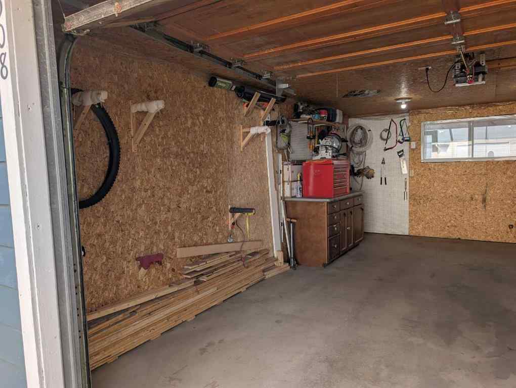 MLS® A2264538 - 508 Queensland Place SE in Queensland Calgary, Residential