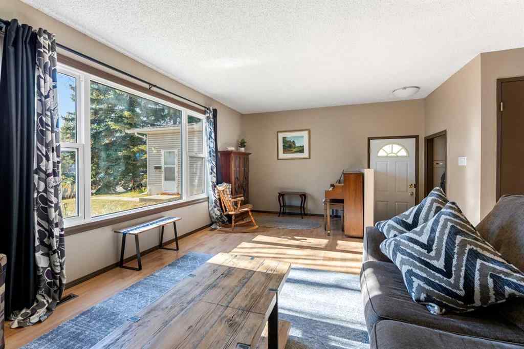 MLS® A2264538 - 508 Queensland Place SE in Queensland Calgary, Residential