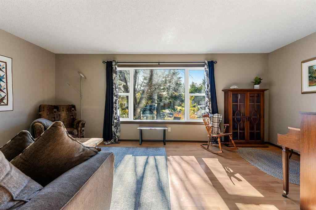 MLS® A2264538 - 508 Queensland Place SE in Queensland Calgary, Residential