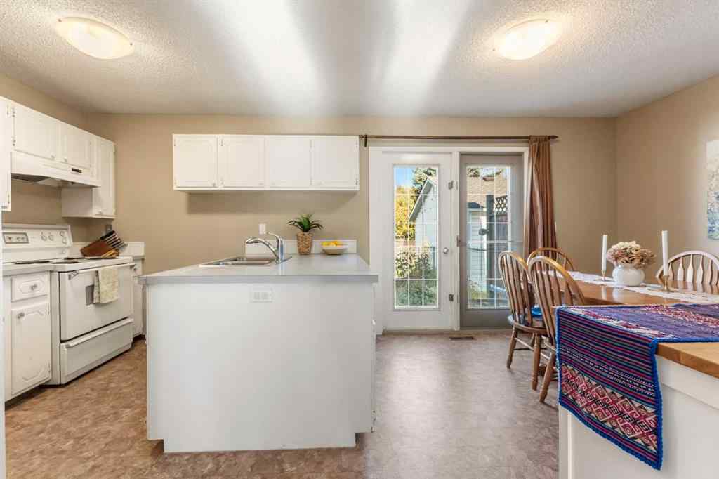 MLS® A2264538 - 508 Queensland Place SE in Queensland Calgary, Residential