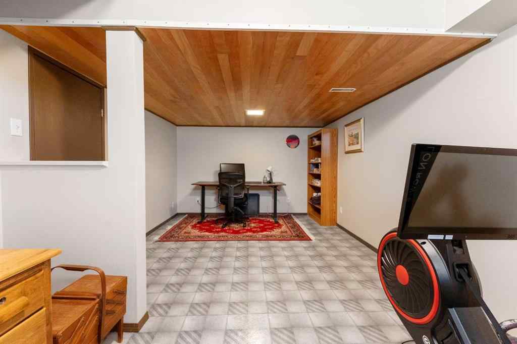 MLS® A2264538 - 508 Queensland Place SE in Queensland Calgary, Residential