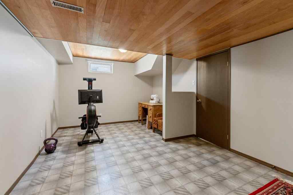 MLS® A2264538 - 508 Queensland Place SE in Queensland Calgary, Residential