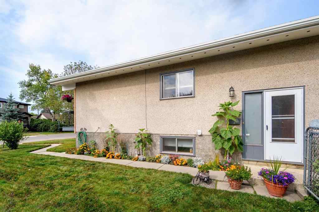 MLS® A2264541 - 2026 41 Street SE in Forest Lawn Calgary, Residential