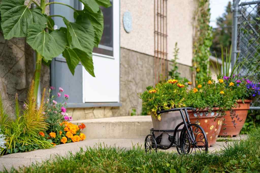 MLS® A2264541 - 2026 41 Street SE in Forest Lawn Calgary, Residential