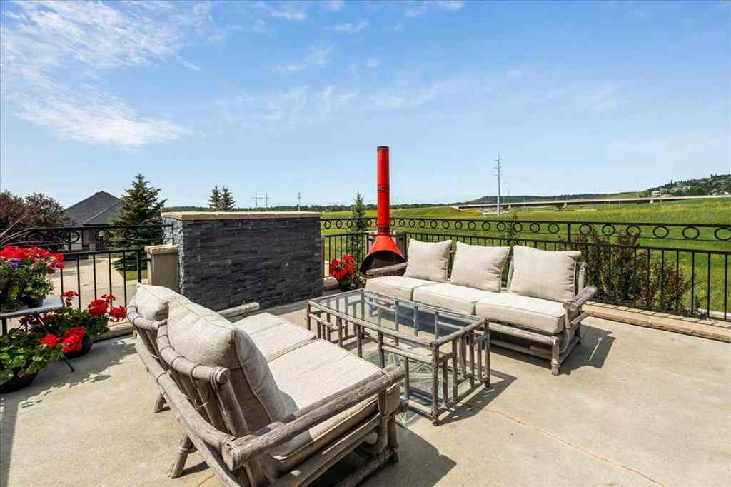 MLS® A2264544 - 374 Discovery Ridge Way SW in Discovery Ridge Calgary, Residential