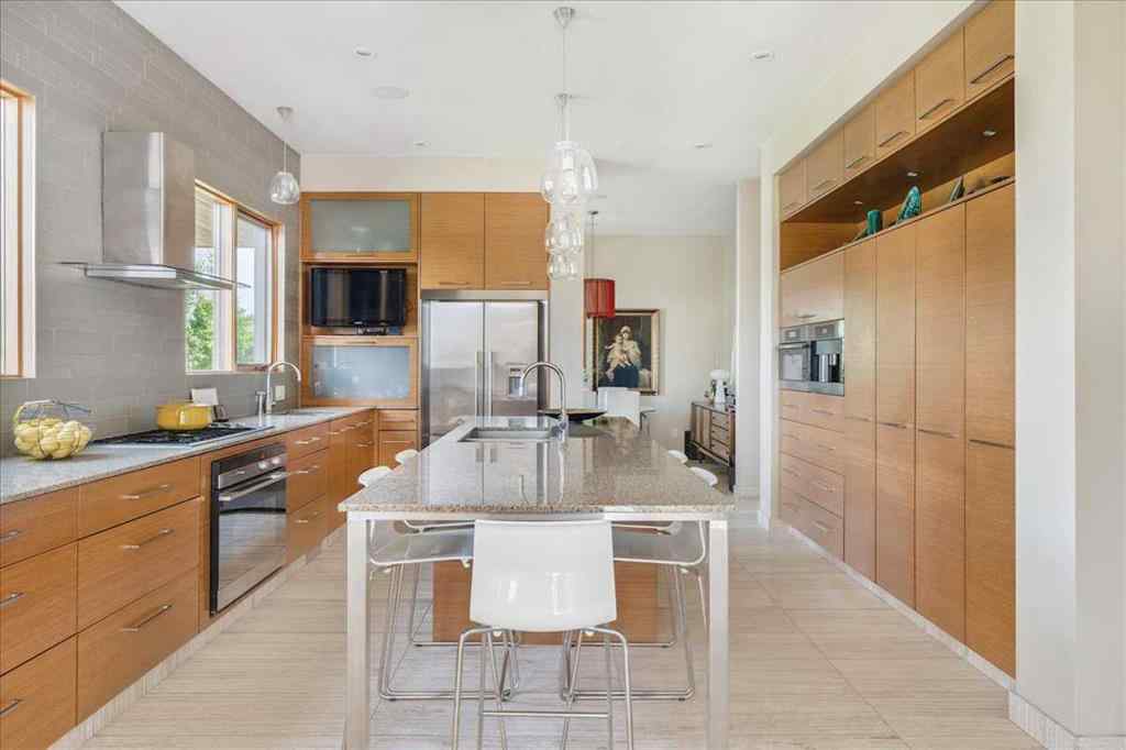 MLS® A2264544 - 374 Discovery Ridge Way SW in Discovery Ridge Calgary, Residential