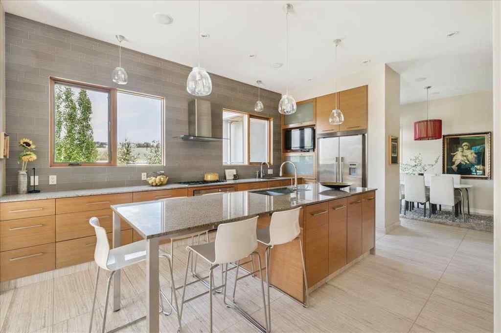 MLS® A2264544 - 374 Discovery Ridge Way SW in Discovery Ridge Calgary, Residential