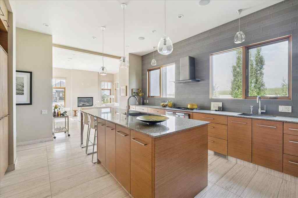 MLS® A2264544 - 374 Discovery Ridge Way SW in Discovery Ridge Calgary, Residential