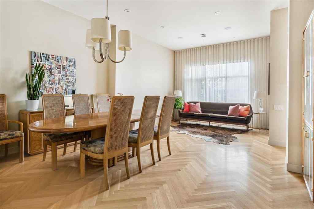 MLS® A2264544 - 374 Discovery Ridge Way SW in Discovery Ridge Calgary, Residential