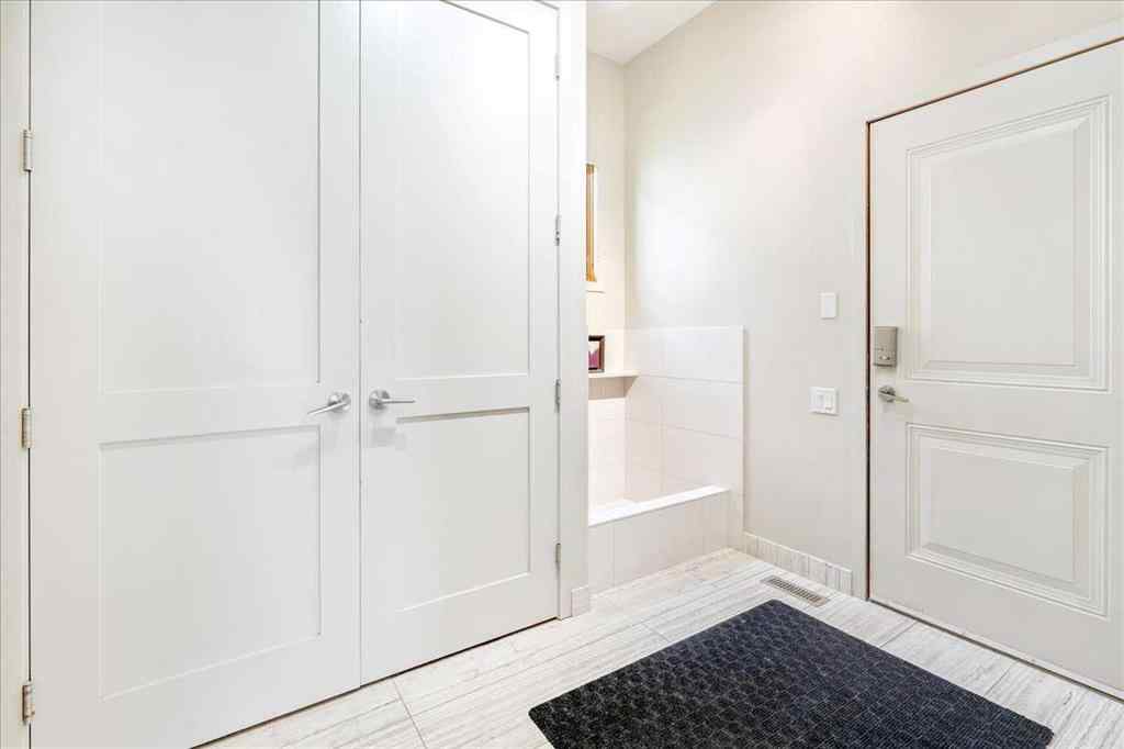 MLS® A2264544 - 374 Discovery Ridge Way SW in Discovery Ridge Calgary, Residential