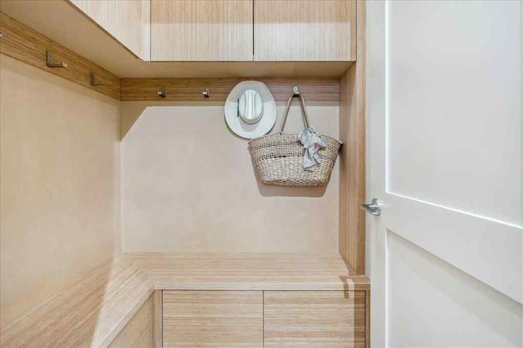 MLS® A2264544 - 374 Discovery Ridge Way SW in Discovery Ridge Calgary, Residential