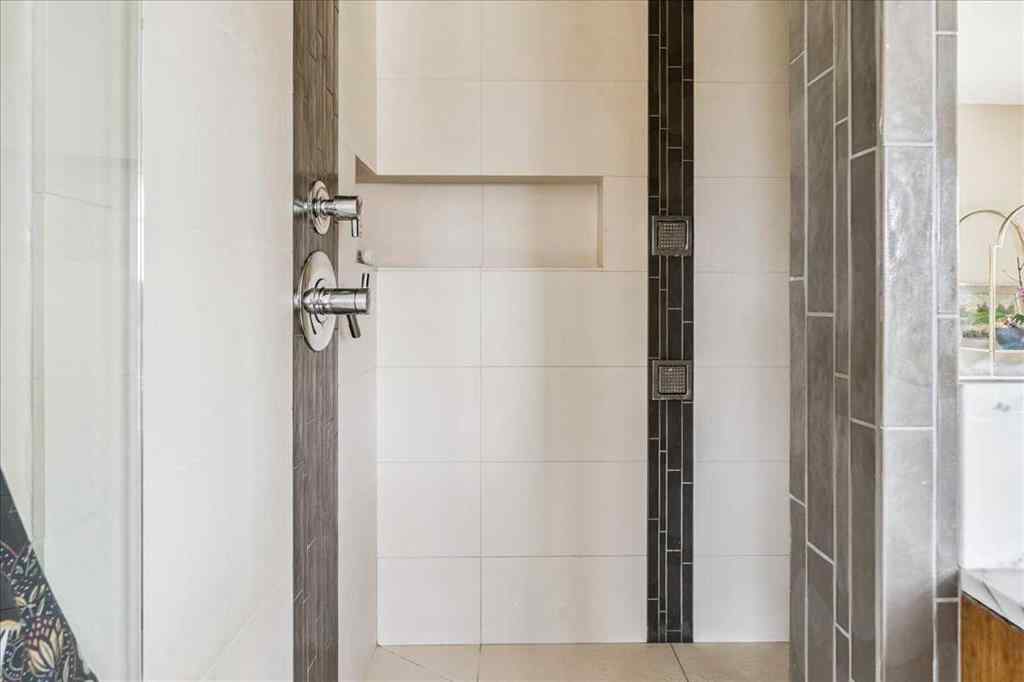 MLS® A2264544 - 374 Discovery Ridge Way SW in Discovery Ridge Calgary, Residential